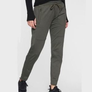ATHLETA Hilltop Joggers Size Small Tall